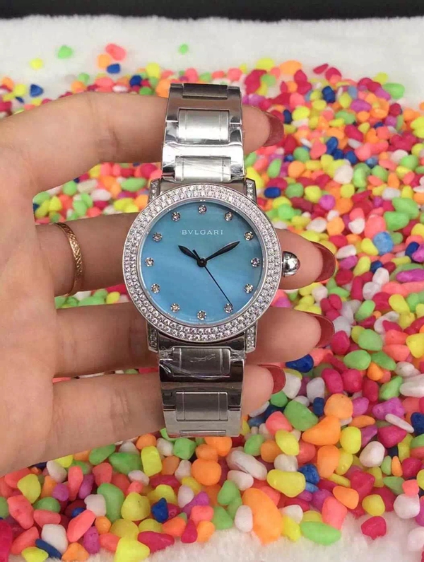 ブルガリ時計正面デザイン